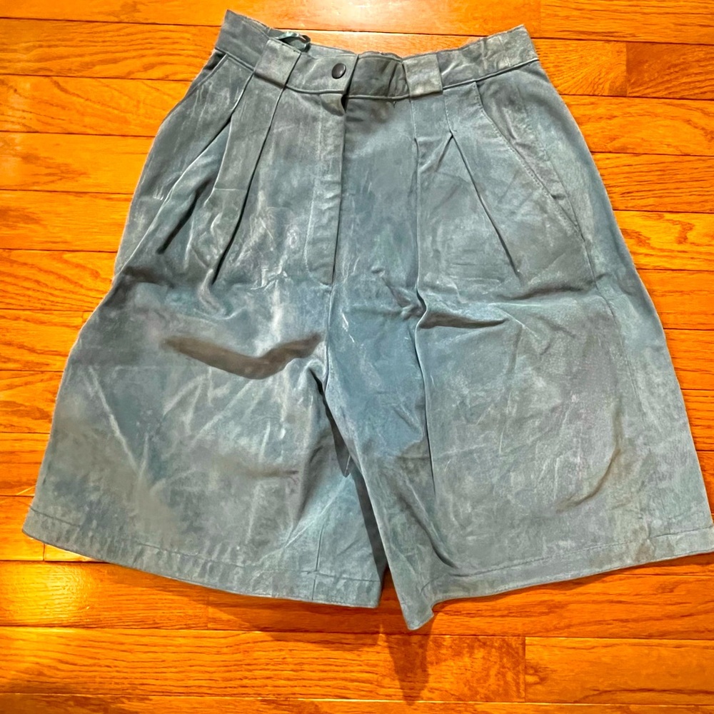 VINTAGE Leather Light Blue Shorts Size 24